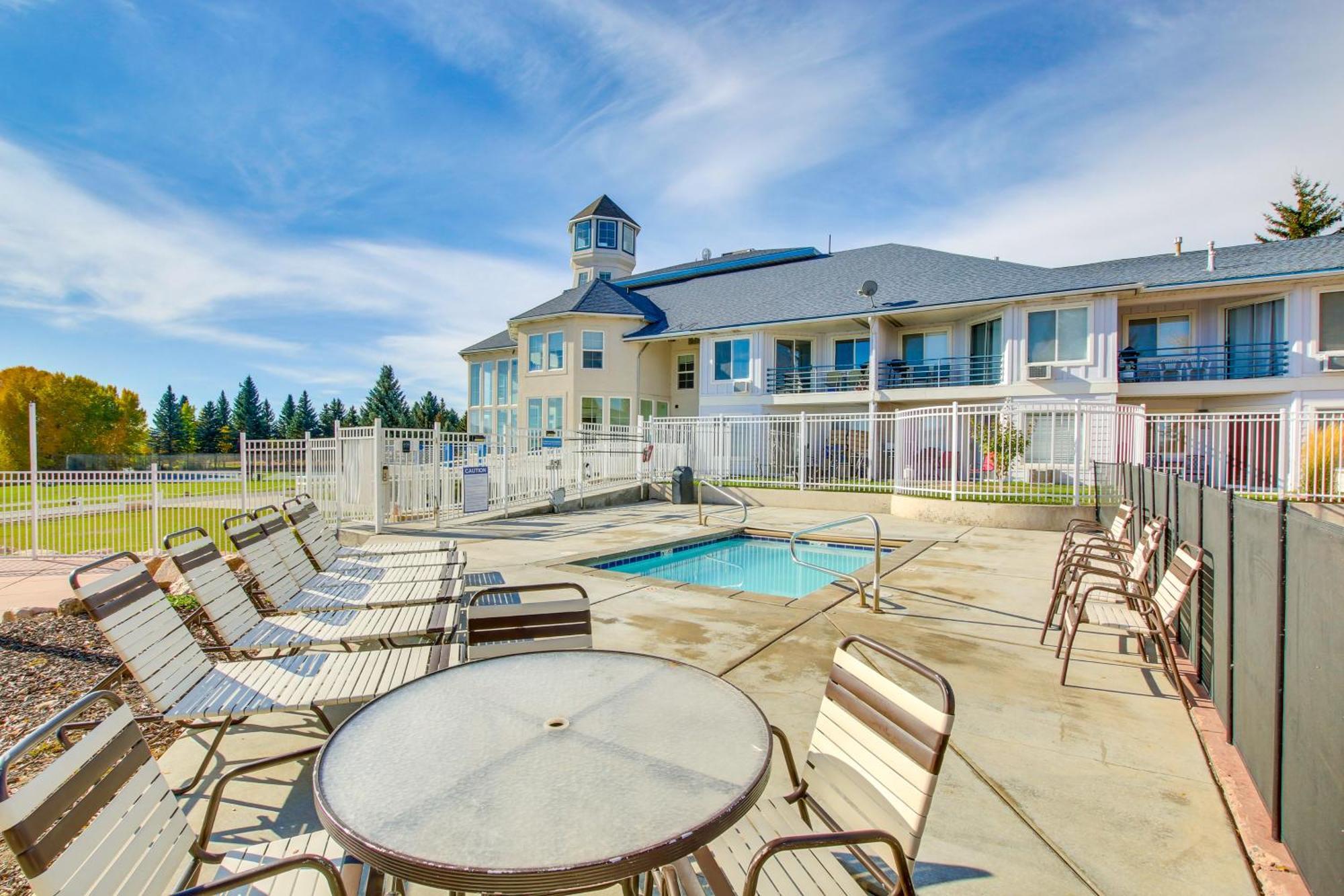 Spacious Garden City Townhome With Lake Views! Εξωτερικό φωτογραφία